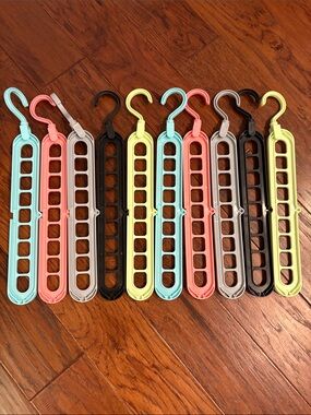 Multi-Pack Space-Saving Closet Hangers in Pastel & Neutral Mix